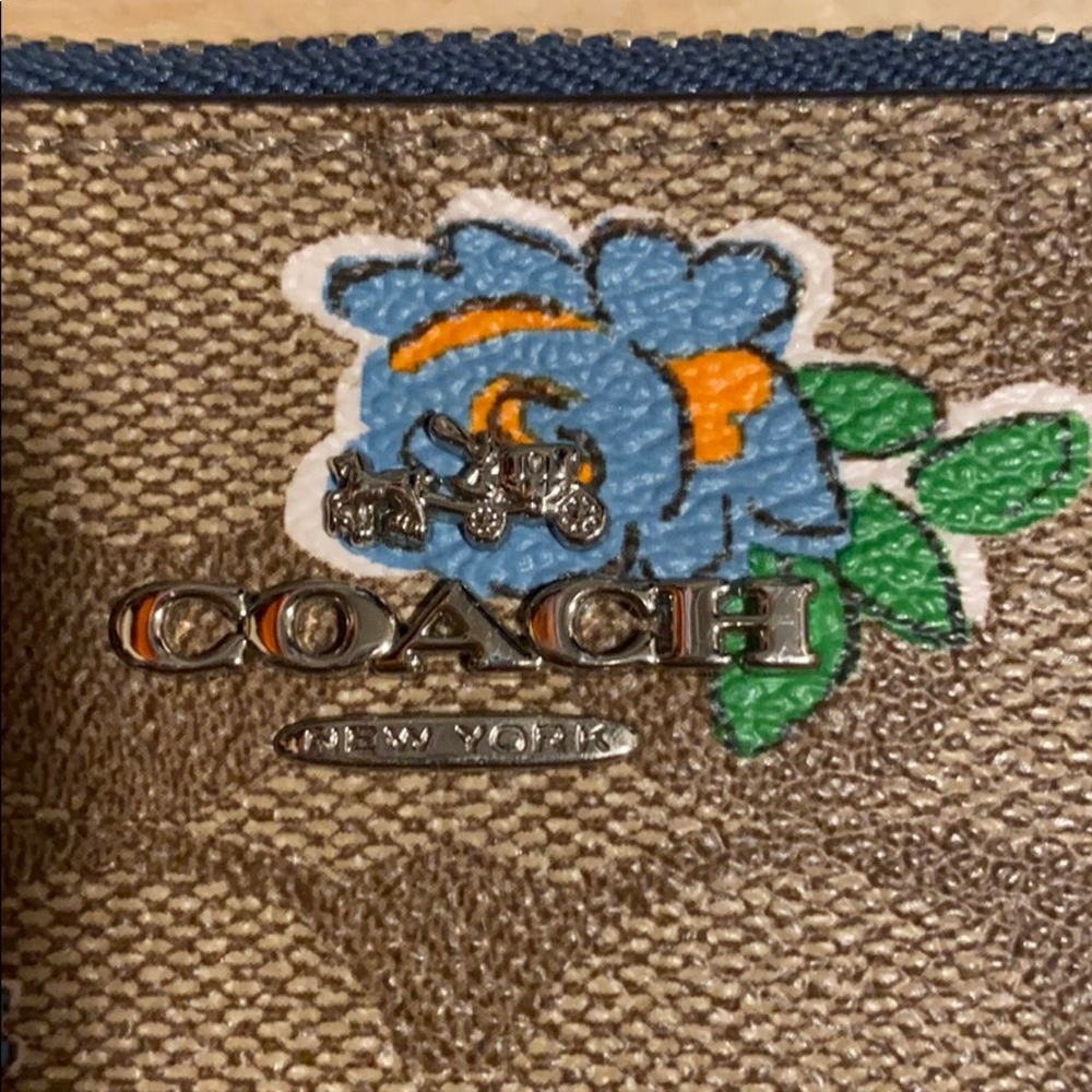 Coach Wristlet/Wallet - Picture 7 of 7